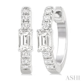 .40CTRDDM PETITE HUGGIE ER WG 14K-G*
